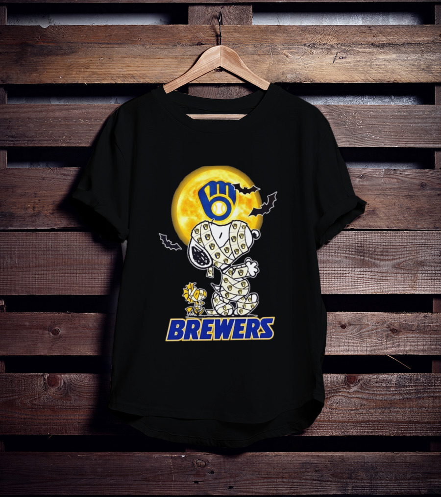 Milwaukee Brewers Snoopy Woodstock Mummy Halloween Moon Bats T-Shirt