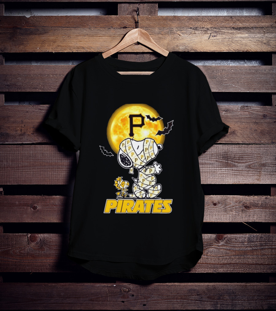 Pittsburgh Pirates Snoopy Woodstock Mummy Halloween Moon Bats T-Shirt
