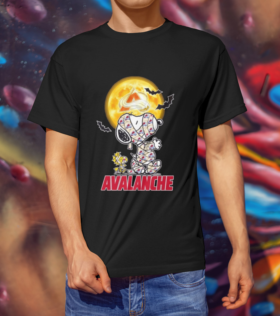 Colorado Avalanche Snoopy Woodstock Halloween Mummy Full Moon Bats T-Shirt