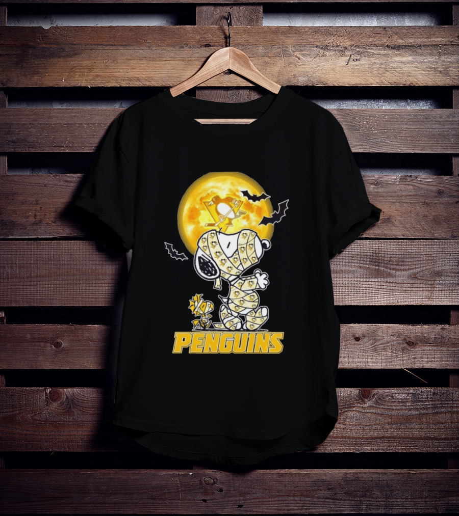 Pittsburgh Penguins Snoopy Woodstock Mummy Halloween Moon Bats T-Shirt
