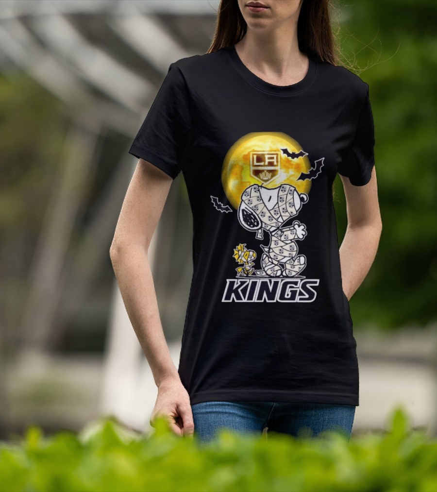 Los Angeles Kings Snoopy Woodstock Mummy Halloween Moon T-Shirt
