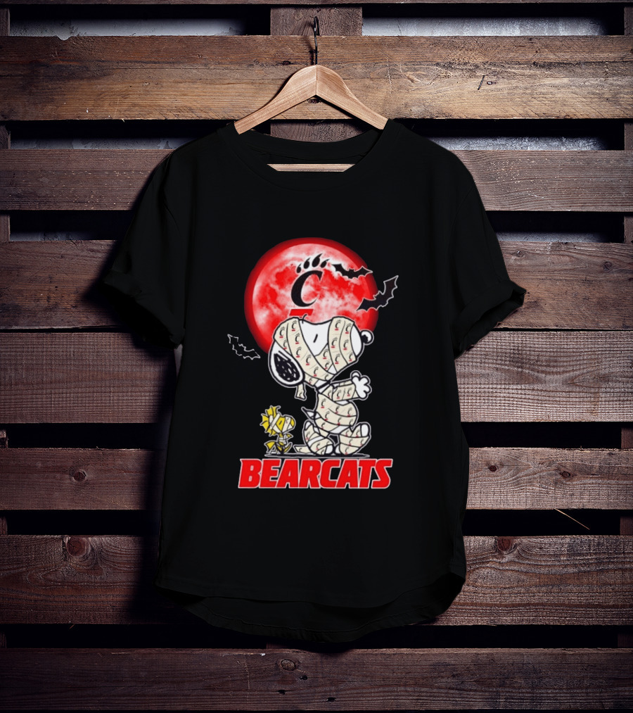 Cincinnati Bearcats Snoopy Woodstock Mummy Halloween Moon T-Shirt