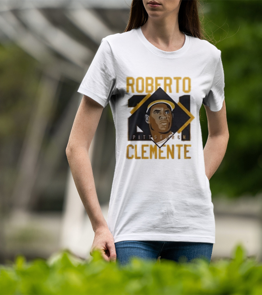 Roberto Clemente 21 Pittsburgh Pirates Iconic Baseball Legend T-Shirt