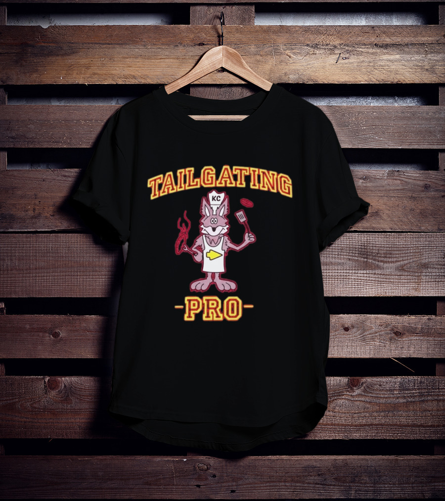Tailgating Pro KC Chiefs Kingdom BBQ Wolf Fan Gear T-Shirt