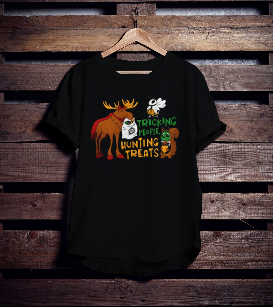 Tricking People Hunting Treats Moose Squirrel Ghost Halloween T-Shirt