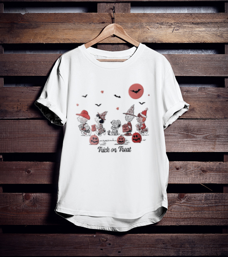 Peanuts Halloween Trick Or Treat Costumes With Pumpkins And Moon T-Shirt
