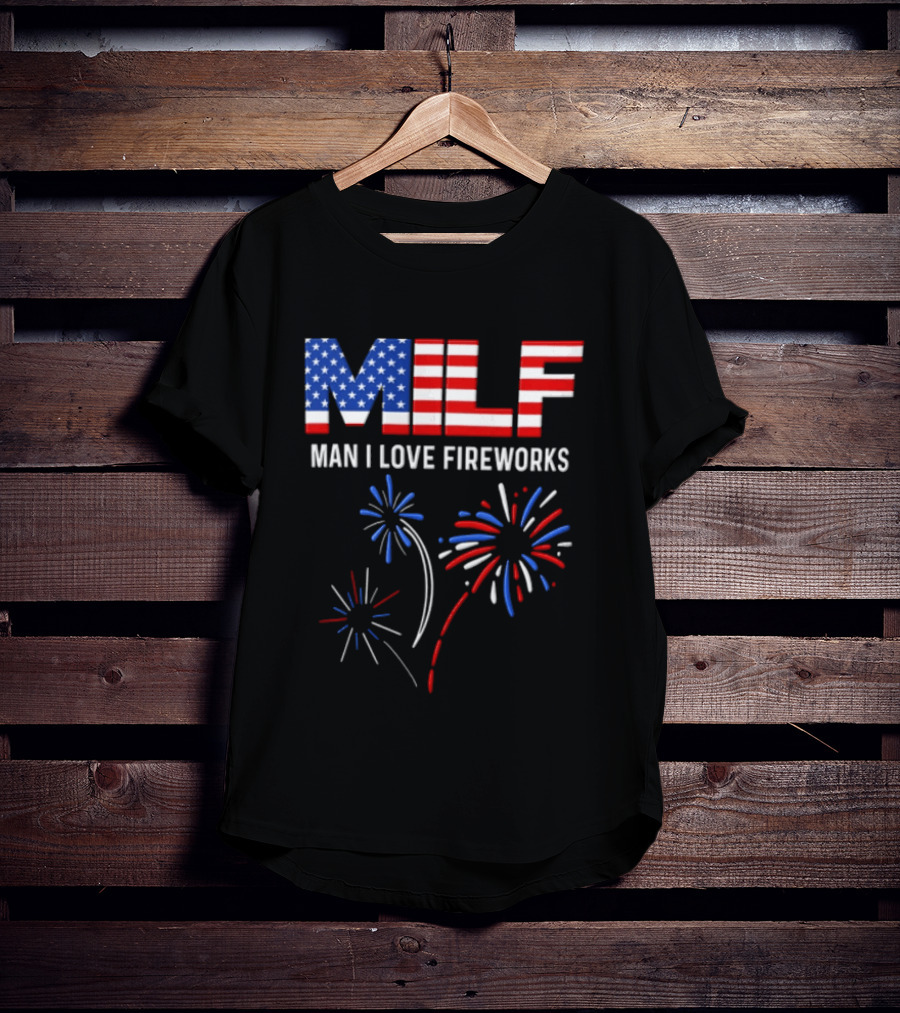 Man I Love Fireworks USA Red White Blue Fireworks Stars Stripes T-Shirt