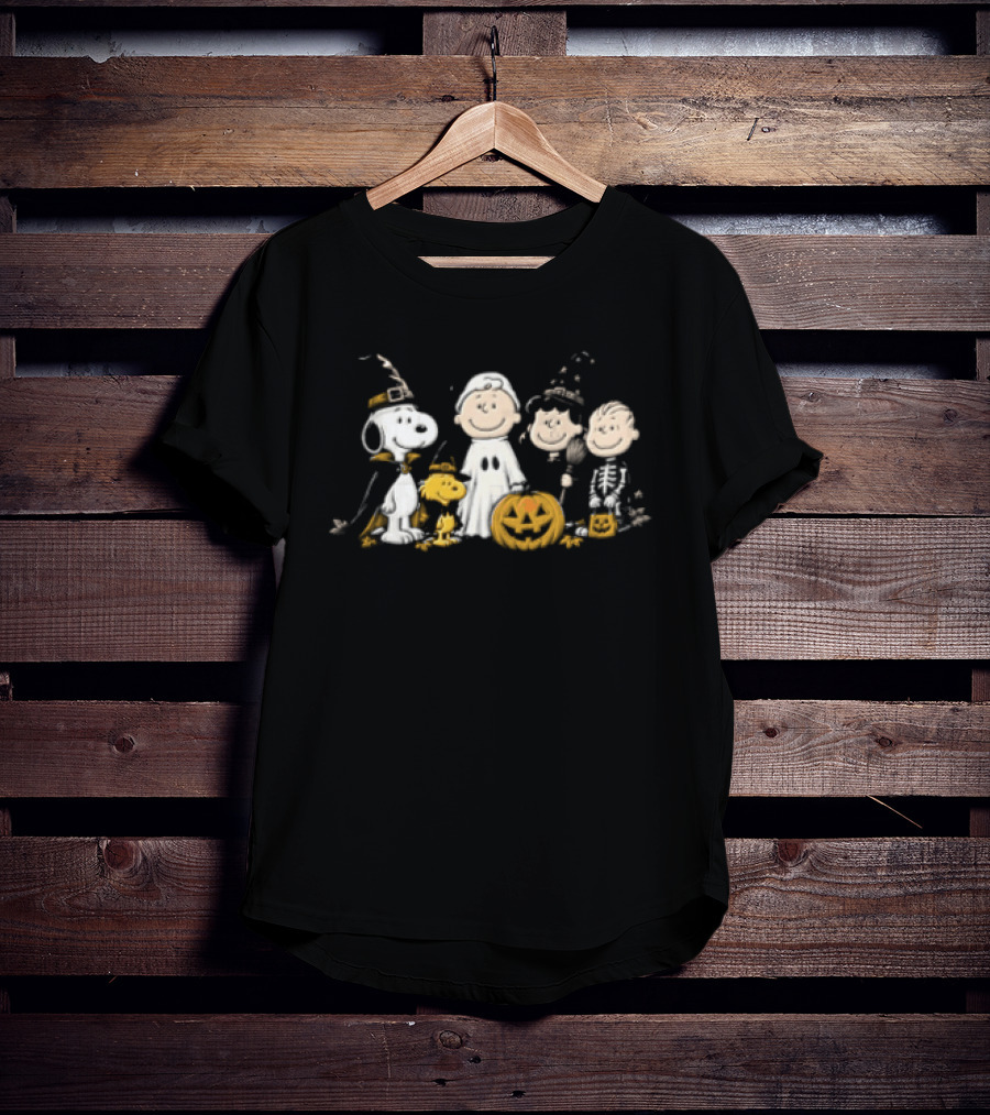 Charlie Brown Peanuts Gang Halloween Costumes Pumpkin Snoopy Woodstock T-Shirt