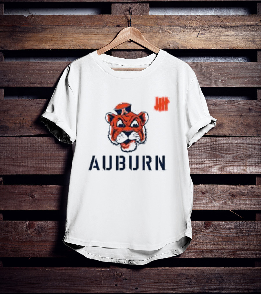 Undefeated Auburn Tiger Emblem With Retro Cap T-Shirt