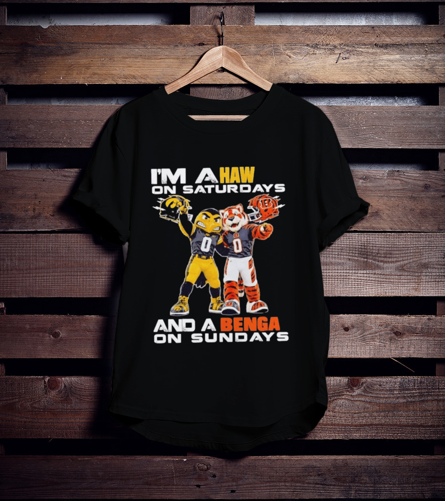 I'm A Hawkeye On Saturdays And A Bengal On Sundays Football Mascots Helmets T-Shirt