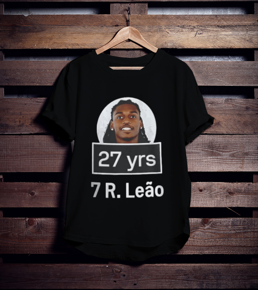 27 Yrs 7 R. Leão T-Shirt