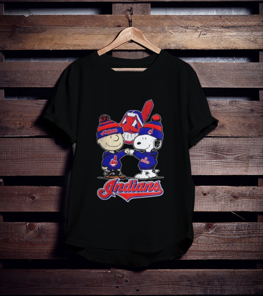 Cleveland Indians Charlie Brown Snoopy Fist Bumping Peanuts Fan Gear T-Shirt