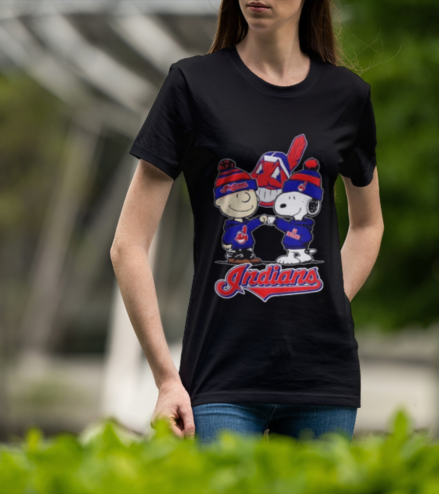 Cleveland Indians Charlie Brown Snoopy Fist Bumping Peanuts Fan Gear T-Shirt