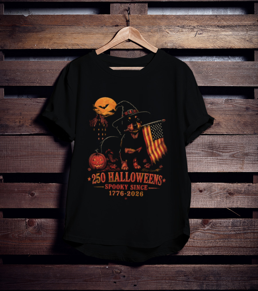 250 Halloweens Spooky Since 1776 2026 Dachshund Dog Lover T-Shirt