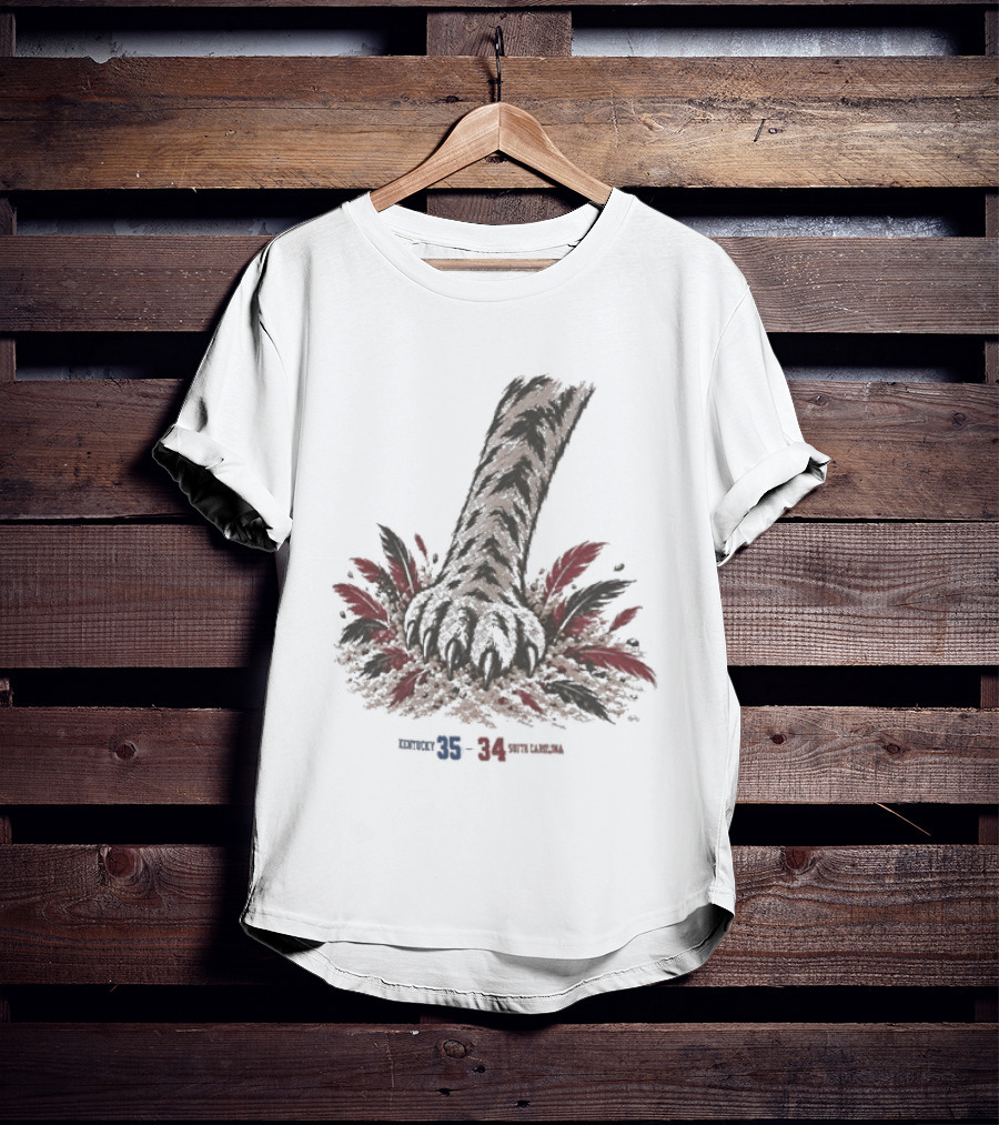 Kentucky Wildcats 35 34 South Carolina Gamecocks Claw And Feathers T-Shirt