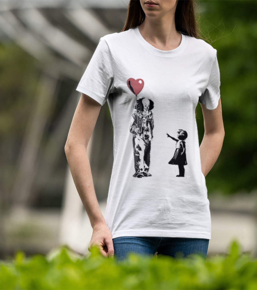 Pennywise Clown And Child With Red Heart Balloon T-Shirt