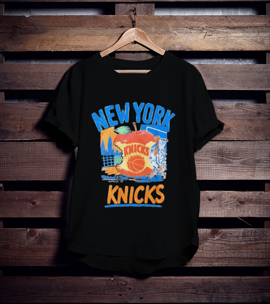 Mitchell & Ness New York Knicks Basketball Big Apple City Skyline T-Shirt