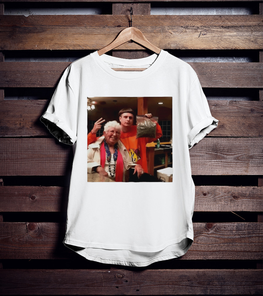 Oliver Tree Peace Sign Grandma Holding Bag T-Shirt