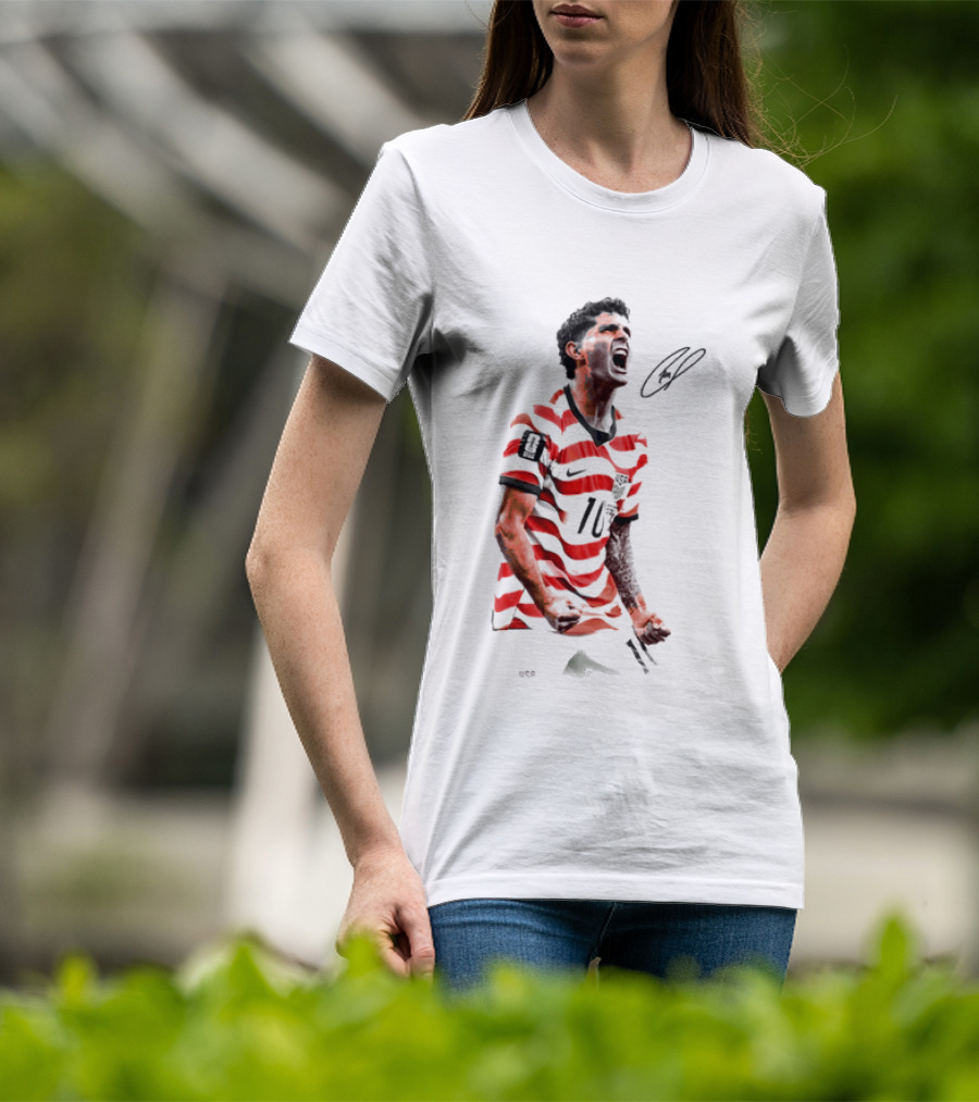 USA 10 Christian Pulisic Soccer Star Jersey Signature T-Shirt