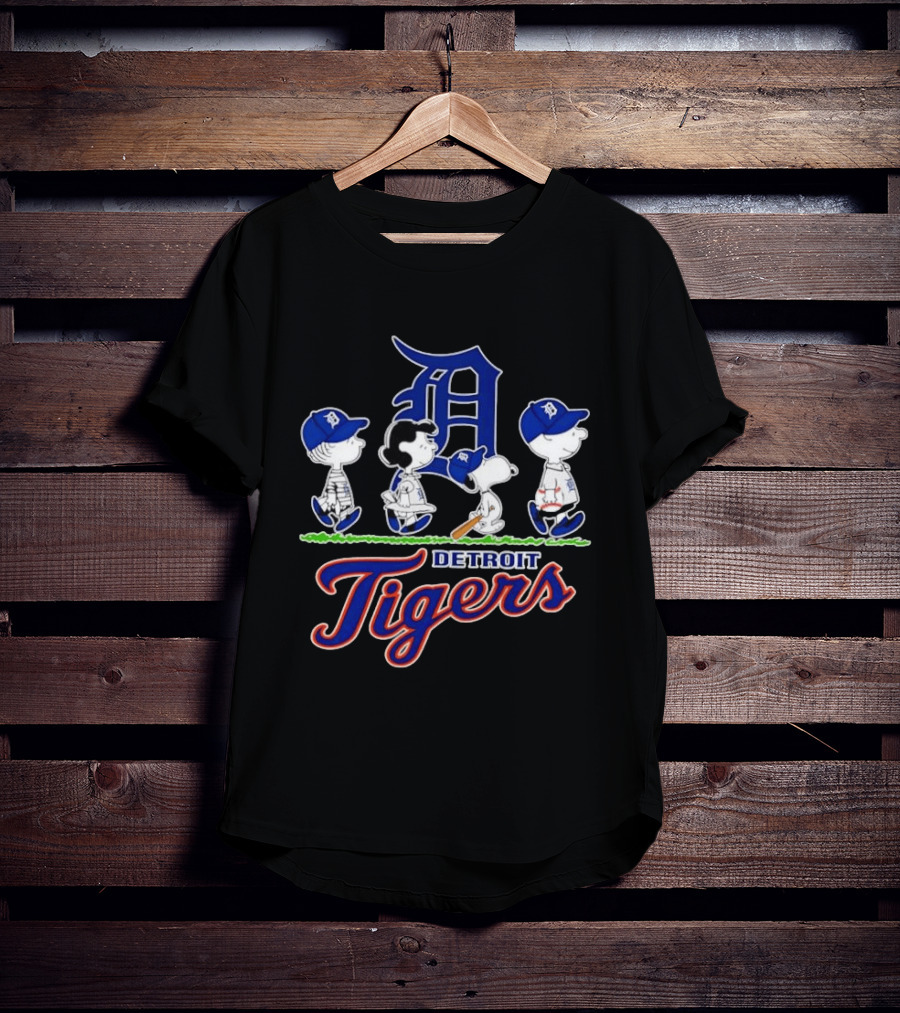 Peanuts Gang Detroit Tigers MLB Collaboration Snoopy Woodstock Baseball Team T-Shirt