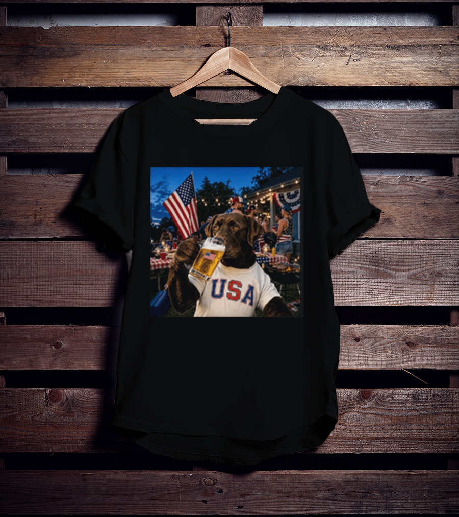 USA Chocolate Lab Drinking Beer American Flag 4th Of July Dog T-Shirt