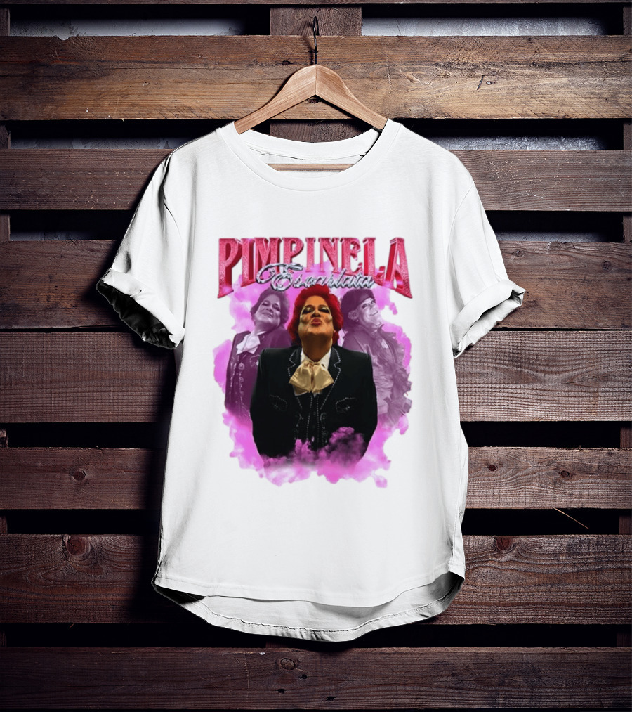 Pimpinela Escarlata Kissing Pose With Pink Smoke Backdrop T-Shirt