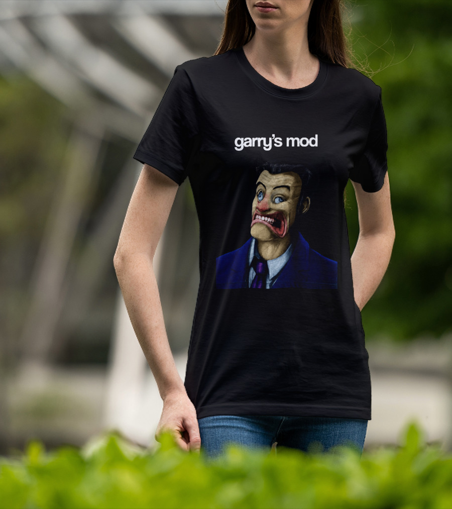 Garry's Mod Distorted Face Posing T-Shirt