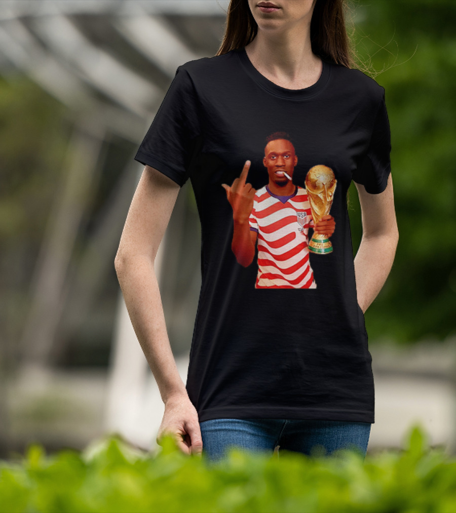 Folarin Balogun USA National Team Smoking Middle Finger World Cup Trophy T-Shirt