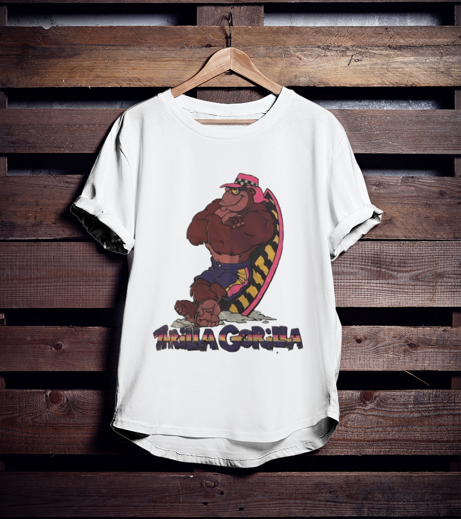 Thrilla Gorilla Town And Country Surf Checkered Hat Surfboard T-Shirt