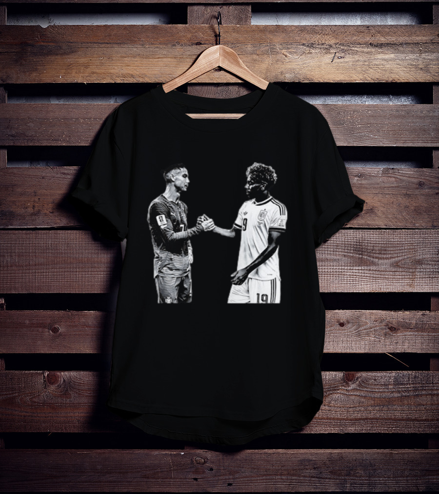 Cristiano Ronaldo Lamine Yamal Final Matchup Moment T-Shirt