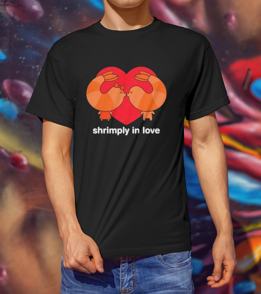 Shrimply In Love Cute Couple Valentine's Pun With Heart And Kissing Shrimps T-Shirt
