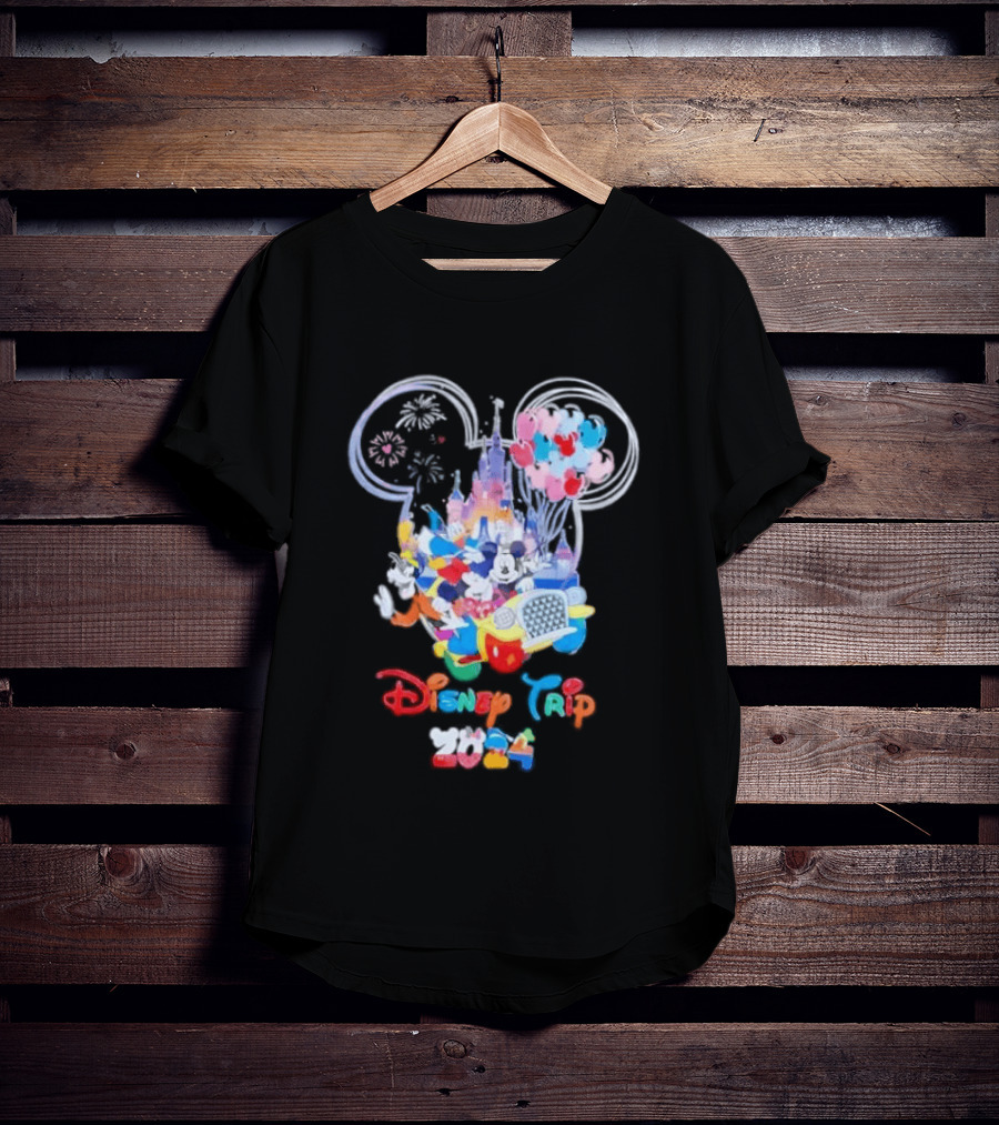 Disney Trip 2024 Mickey Mouse Donald Duck Goofy Minnie Castle Fireworks T-Shirt