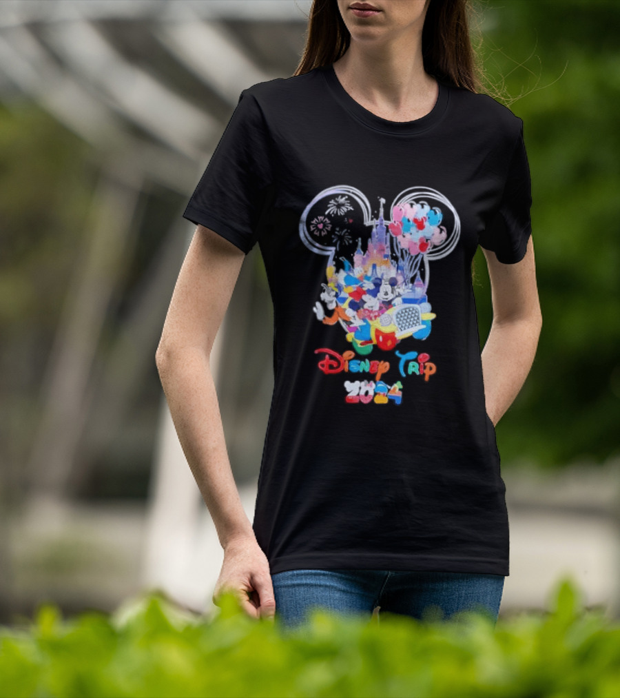 Disney Trip 2024 Mickey Mouse Donald Duck Goofy Minnie Castle Fireworks T-Shirt