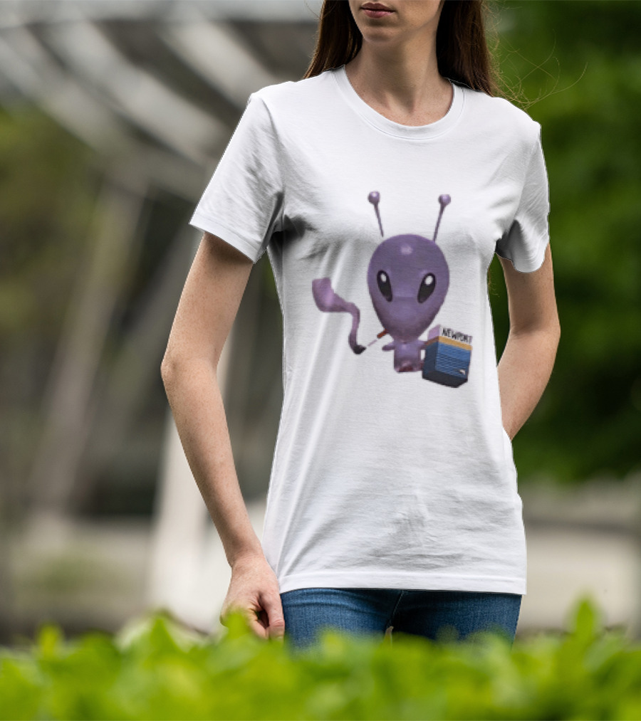 Alien Holding Newport Cigarette Pack Smoking Space Travel T-Shirt