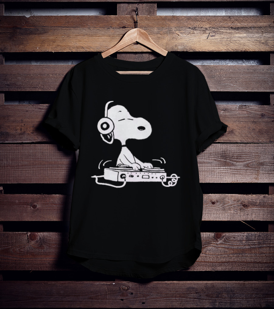 Kith Peanuts Snoopy DJ Collaboration T-Shirt