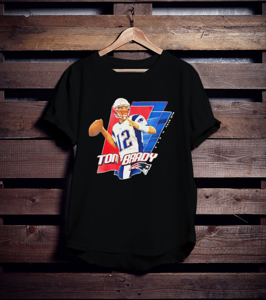 New England Patriots Tom Brady 12 Football Quarterback Iconic Action Pose T-Shirt