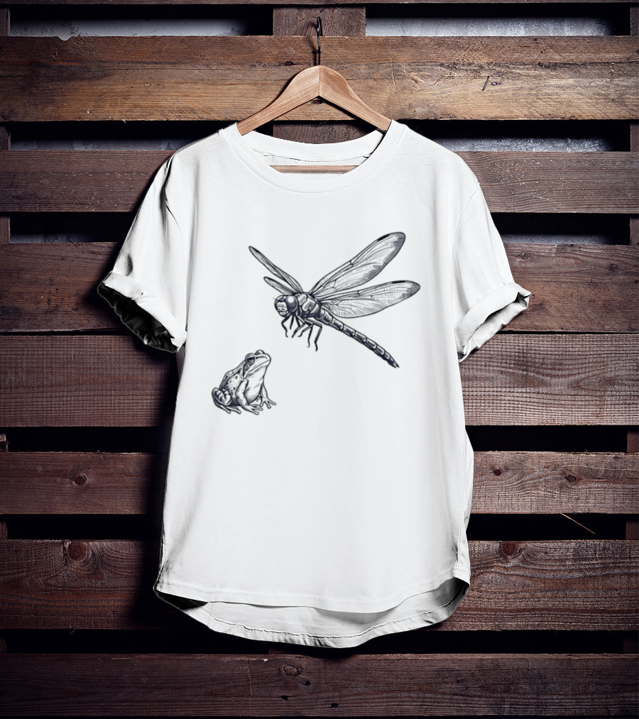 Dragonfly And Frog Wildlife Biology Enthusiasts Nature Lovers T-Shirt