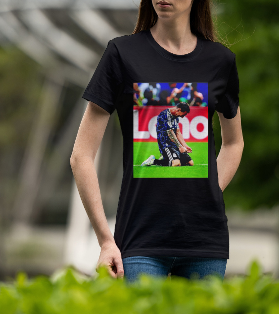 Argentina Football Icon Lionel Messi Kneels In Triumph National Team Victory T-Shirt