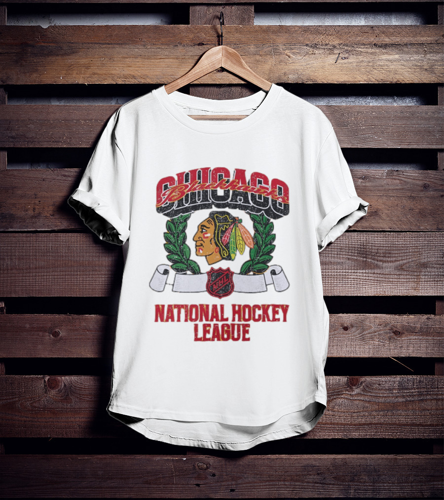 Chicago Blackhawks NHL Vintage Distressed Style National Hockey League T-Shirt