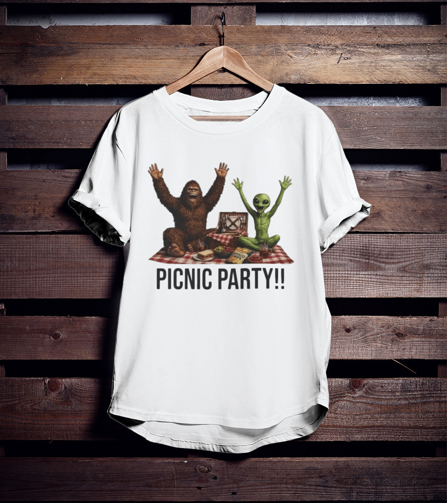 Bigfoot And Alien Picnic Party With Chips And Sandwiches T-Shirt