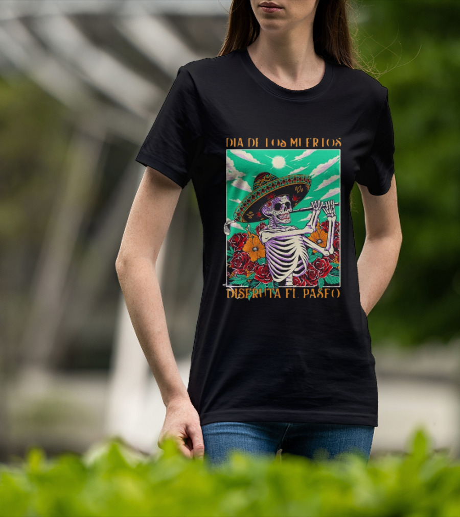 Calavera Golfer Día De Los Muertos Sombrero Flores Disfruta El Paseo T-Shirt