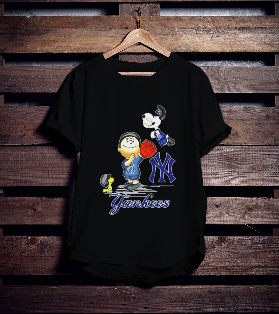 Snoopy Woodstock New York Yankees Peanuts Characters Baseball Fan T-Shirt