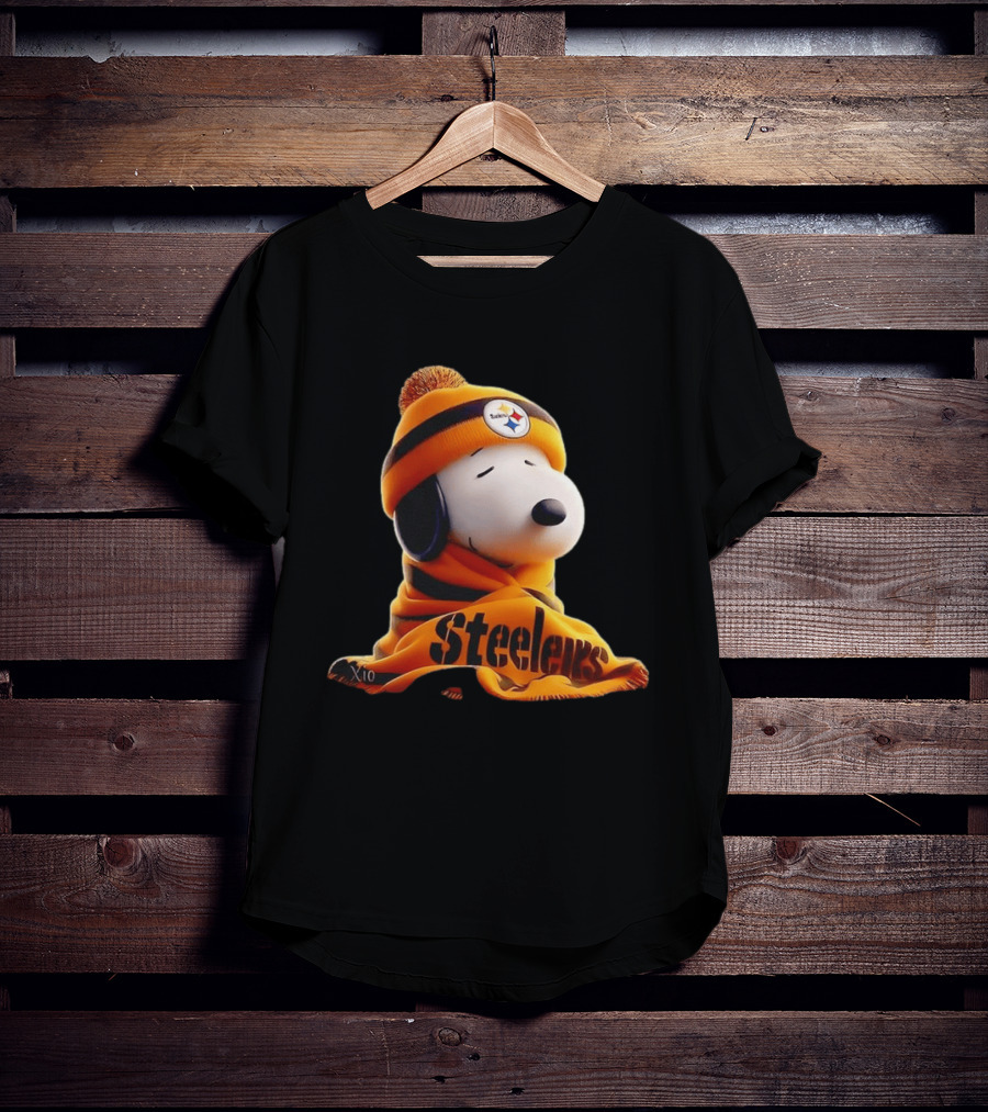 Snoopy Steelers Winter Hat And Scarf T-Shirt