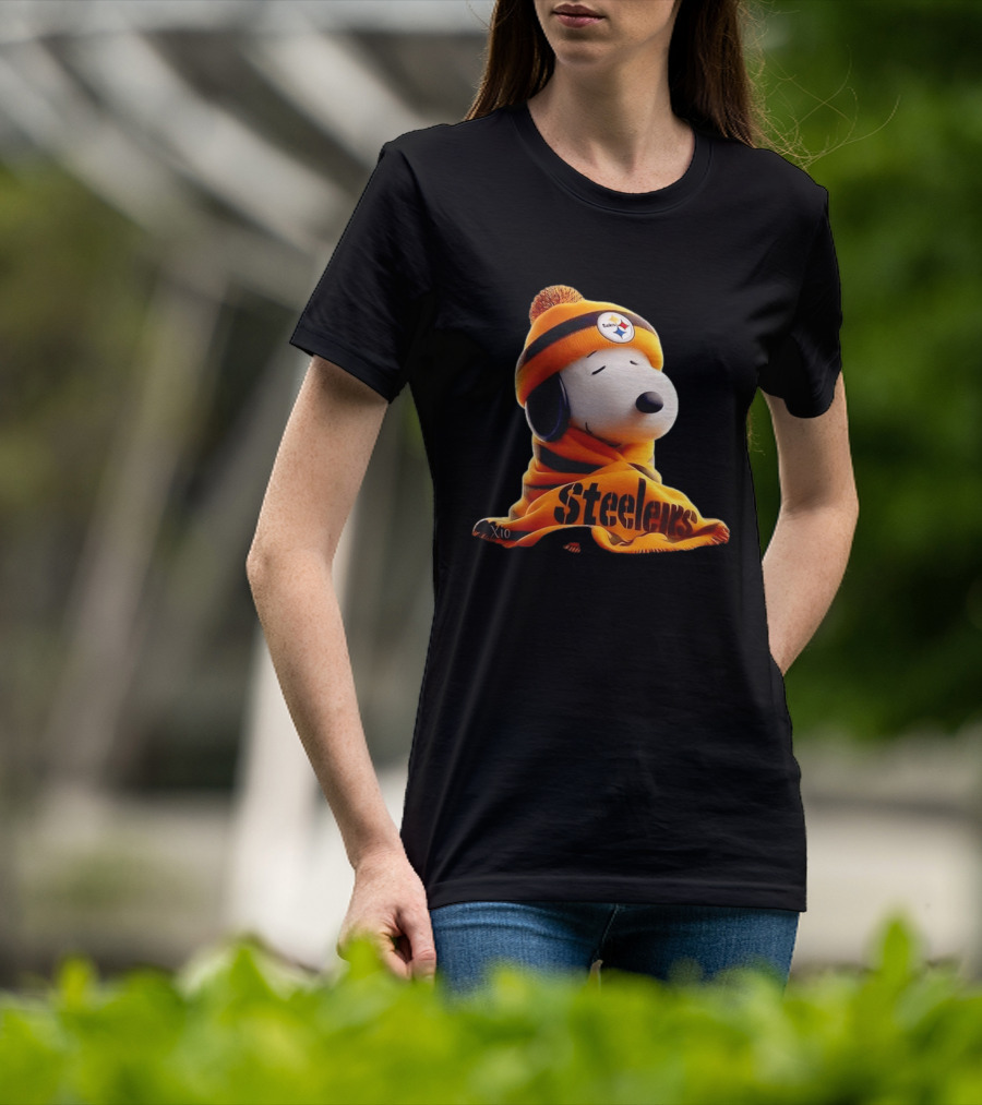Snoopy Steelers Winter Hat And Scarf T-Shirt