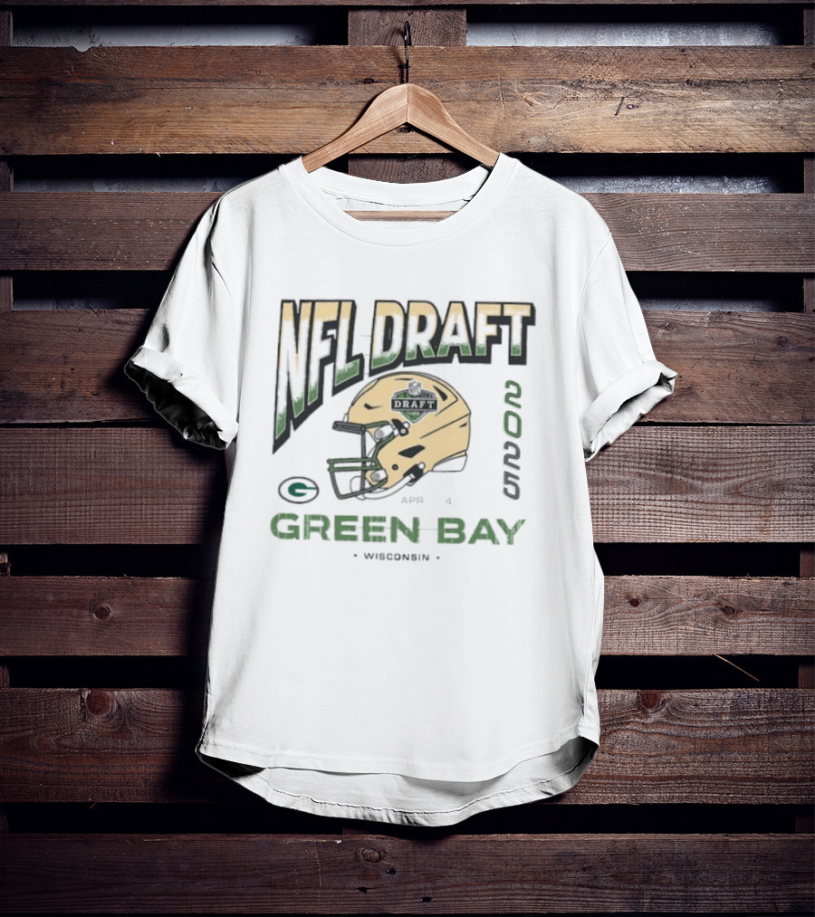 NFL Draft 2025 Green Bay APR 4 Wisconsin Packers Helmet T-Shirt