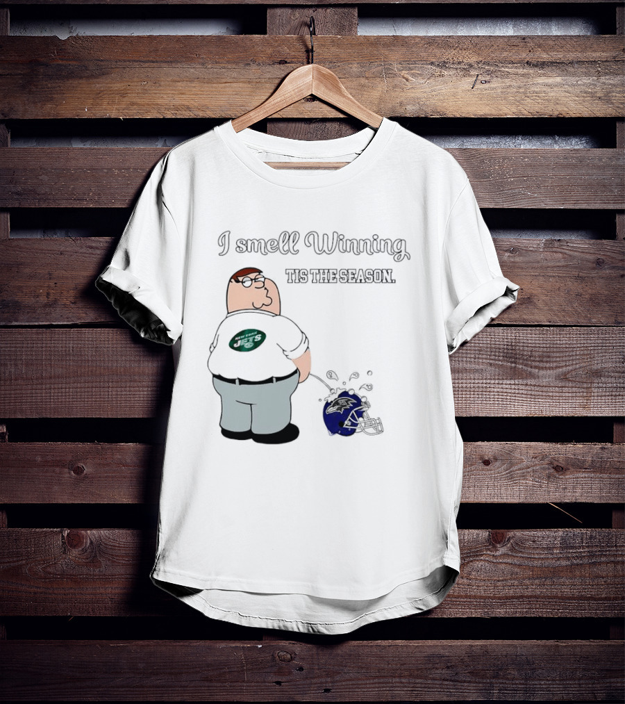 Peter Griffin New York Jets I Smell Winning Tis The Season Peeing On Baltimore Ravens Helmet T-Shirt