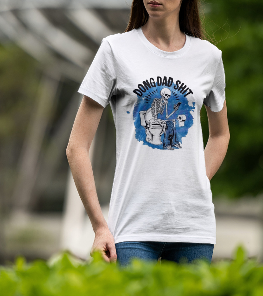 Skeleton Doing Dad Shit On Toilet With Phone And Toilet Paper T-Shirt