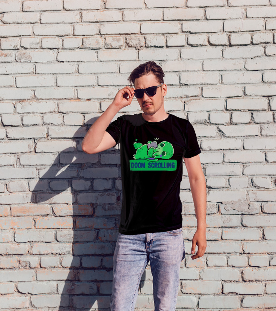 Doom Scrolling Cthulhu Lovecraft Monster With Smartphone T-Shirt