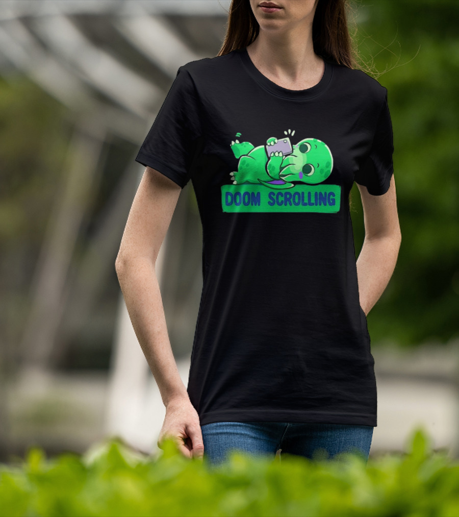 Doom Scrolling Cthulhu Lovecraft Monster With Smartphone T-Shirt