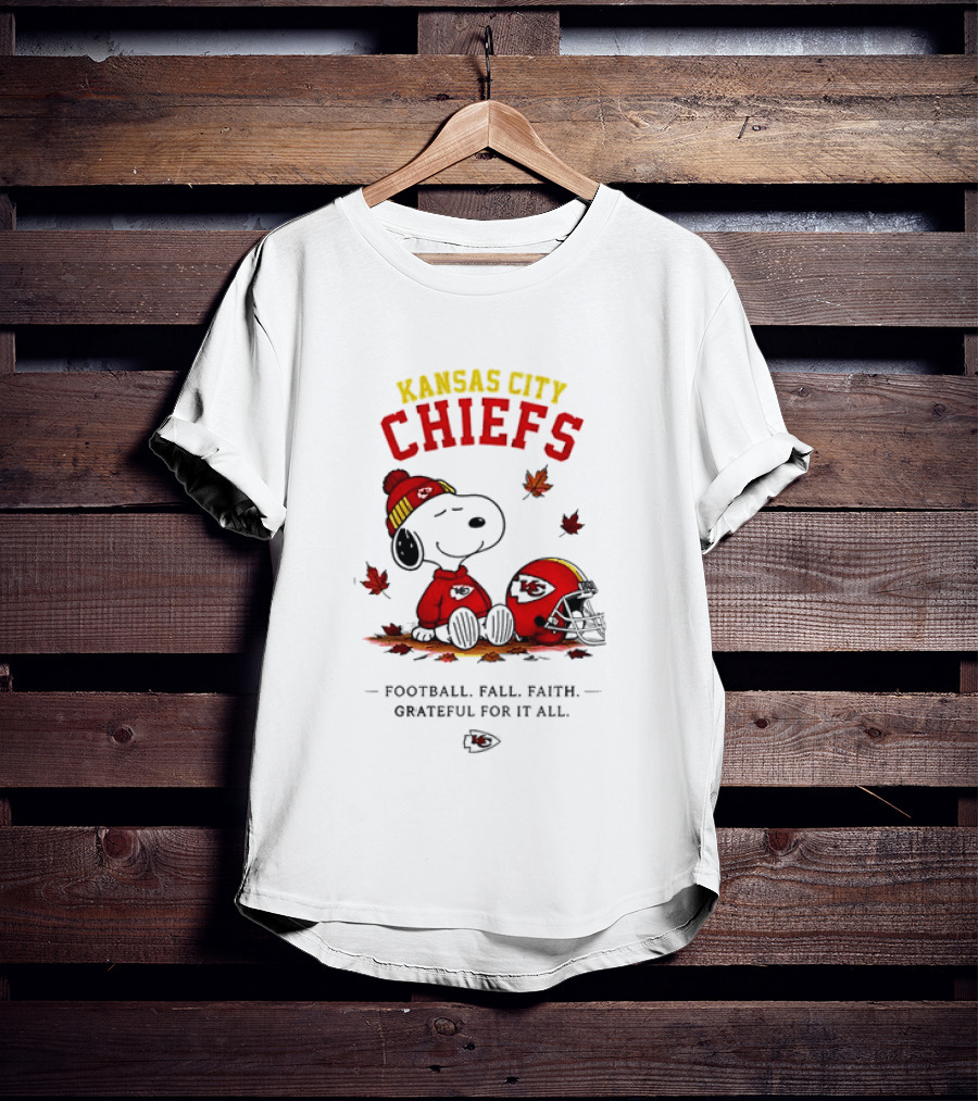 Kansas City Chiefs Snoopy Football Fall Faith Grateful For It All T-Shirt